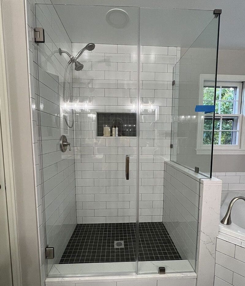 knee-wall shower door